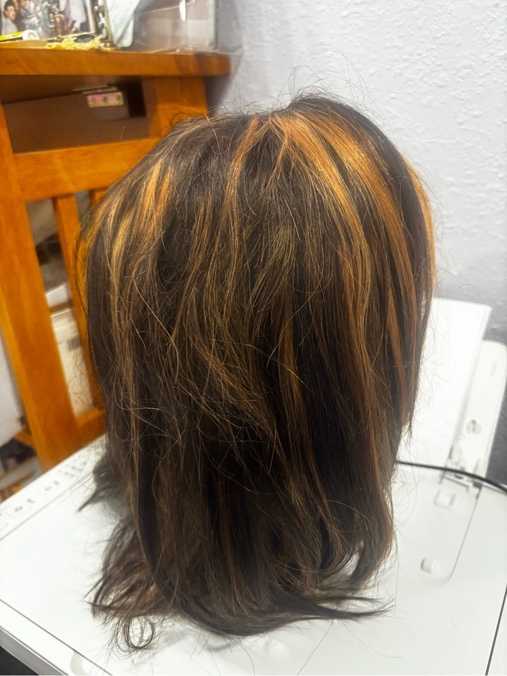 New Women’s Short Black Wig with Honey Blonde Highlights 100% human - Picture 6 of 9